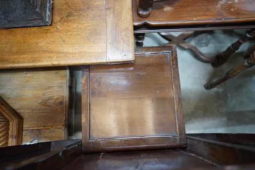 An mid 19th century yew wood circular centre table, diameter 104cm, height 71cm